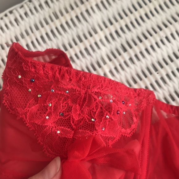 Victoria Secret red garterbelt. Size small. With coloured rhinestones and bows - Picture 4 of 5